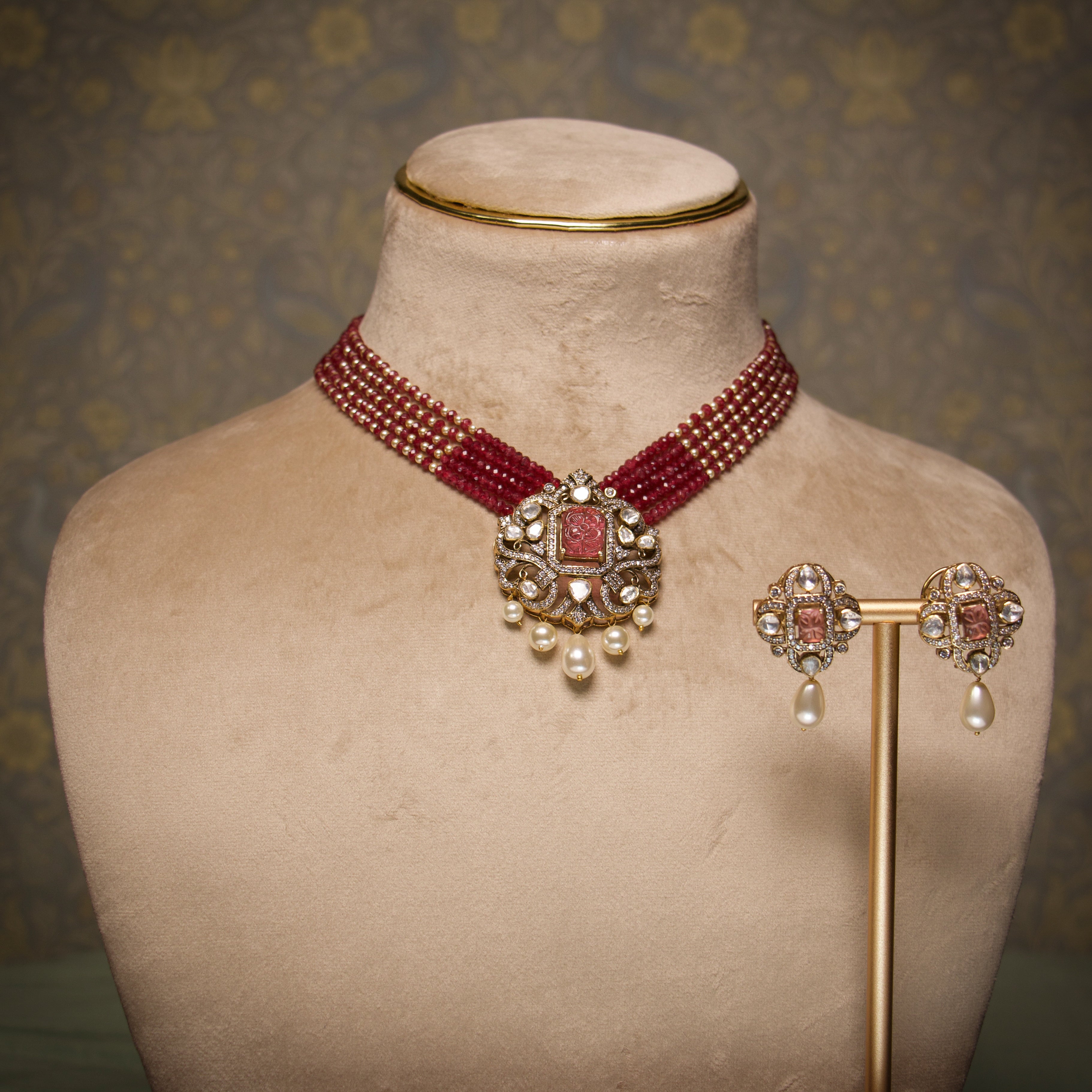 Rani of Merlot Dreams Necklace Set